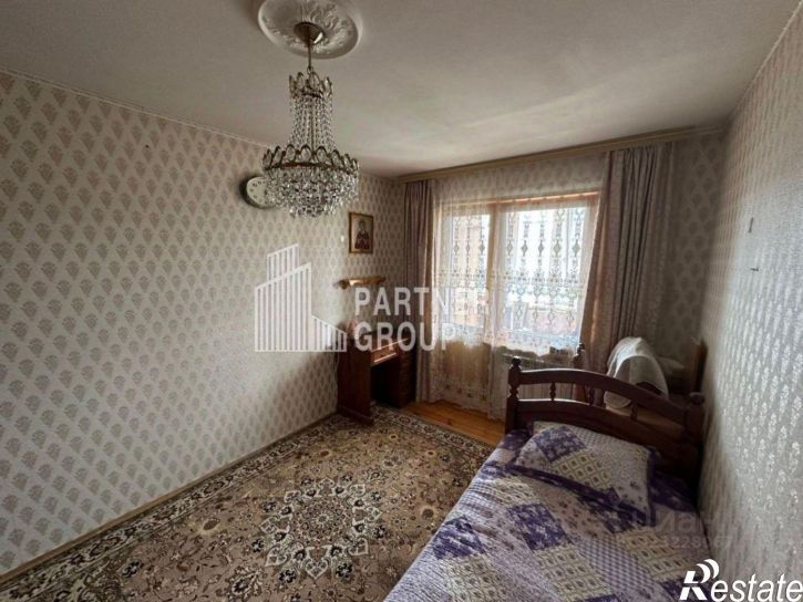 2-комн квартира улица Братьев Жабровых, 9,  д. 9