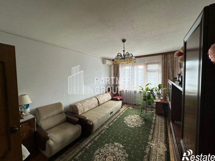 2-комн квартира улица Братьев Жабровых, 9,  д. 9