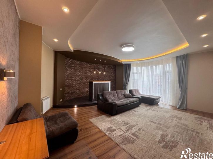 4-комн квартира улица Фрунзе, 27А,  д. 27А