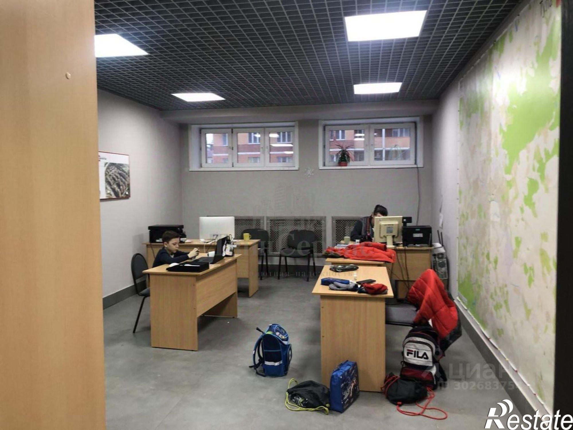 Купить помещение свободного назначения за 25 000 200 рублей на улица Металлургов, 108