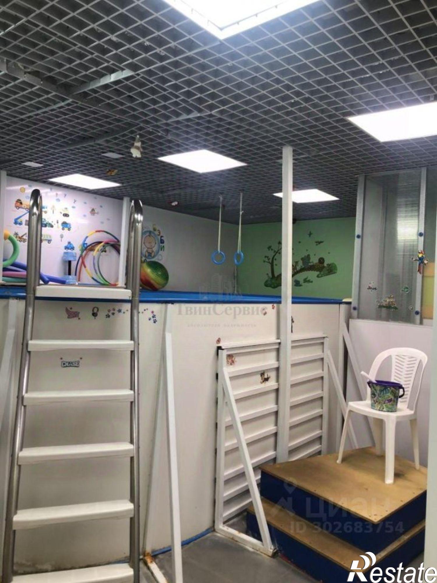 Купить помещение свободного назначения за 25 000 200 рублей на улица Металлургов, 108