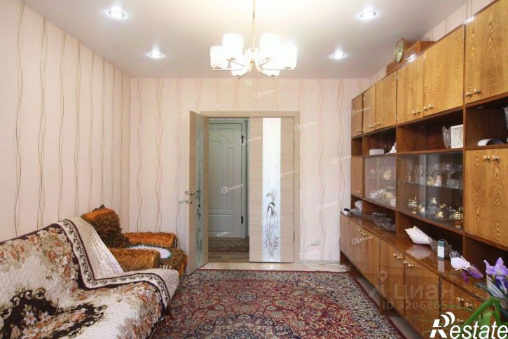 2-комн квартира улица Братьев Жабровых, 3,  д. 3