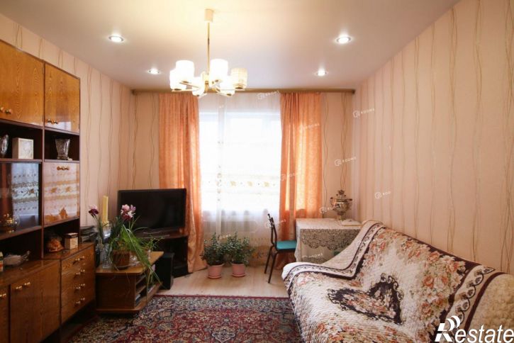 2-комн квартира улица Братьев Жабровых, 3,  д. 3