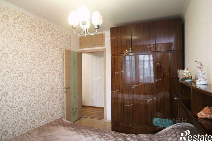 2-комн квартира улица Братьев Жабровых, 3,  д. 3