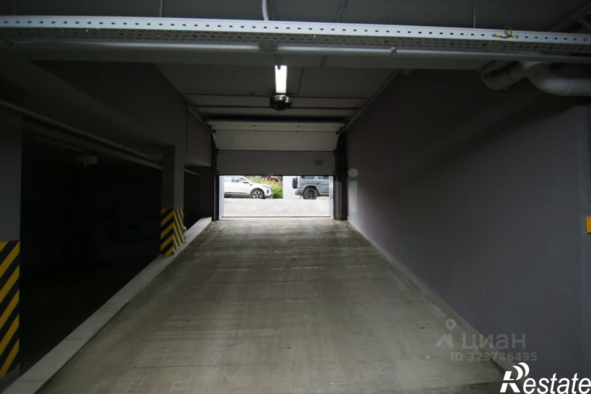 Купить гараж, место в паркинге за 2 500 000 рублей на Первомайская улица, 32