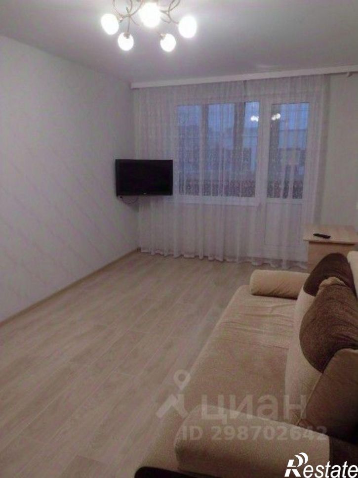 3-комн квартира улица Лейтейзена, 8,  д. 8