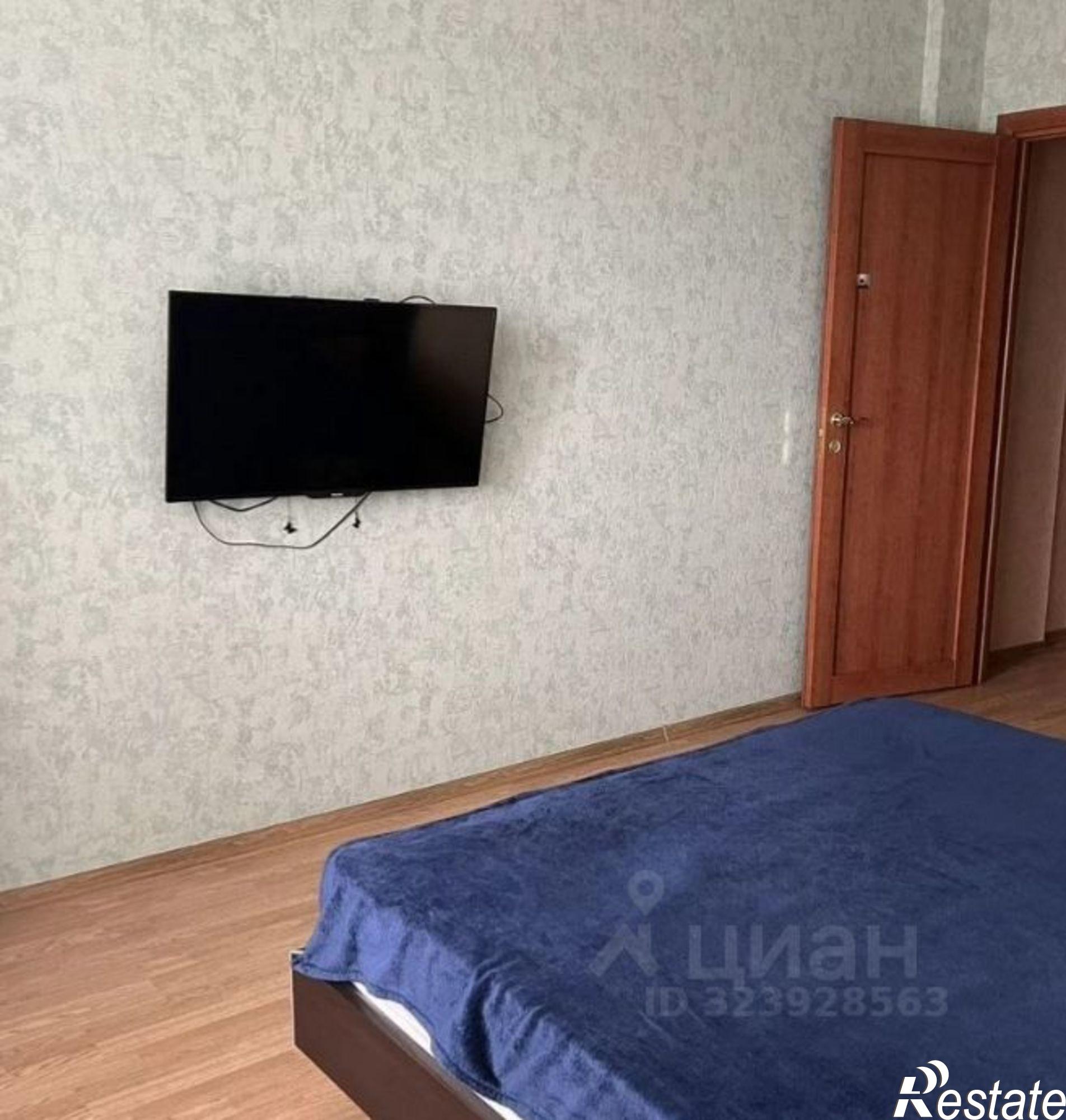 Сдать квартиру за 42 000 рублей на ул Демонстрации, 27