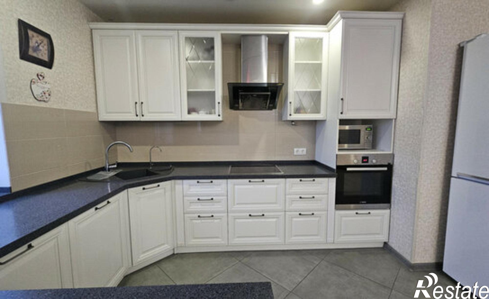 Купить квартиру за 13 990 000 рублей на улица Макаренко, 7