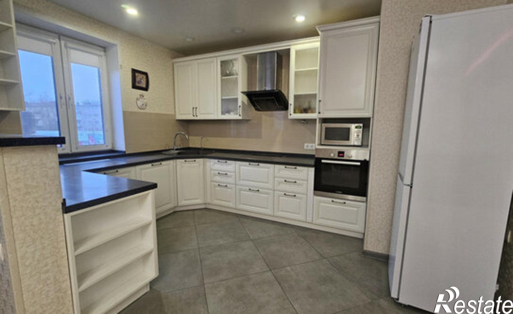 Купить квартиру за 13 990 000 рублей на улица Макаренко, 7