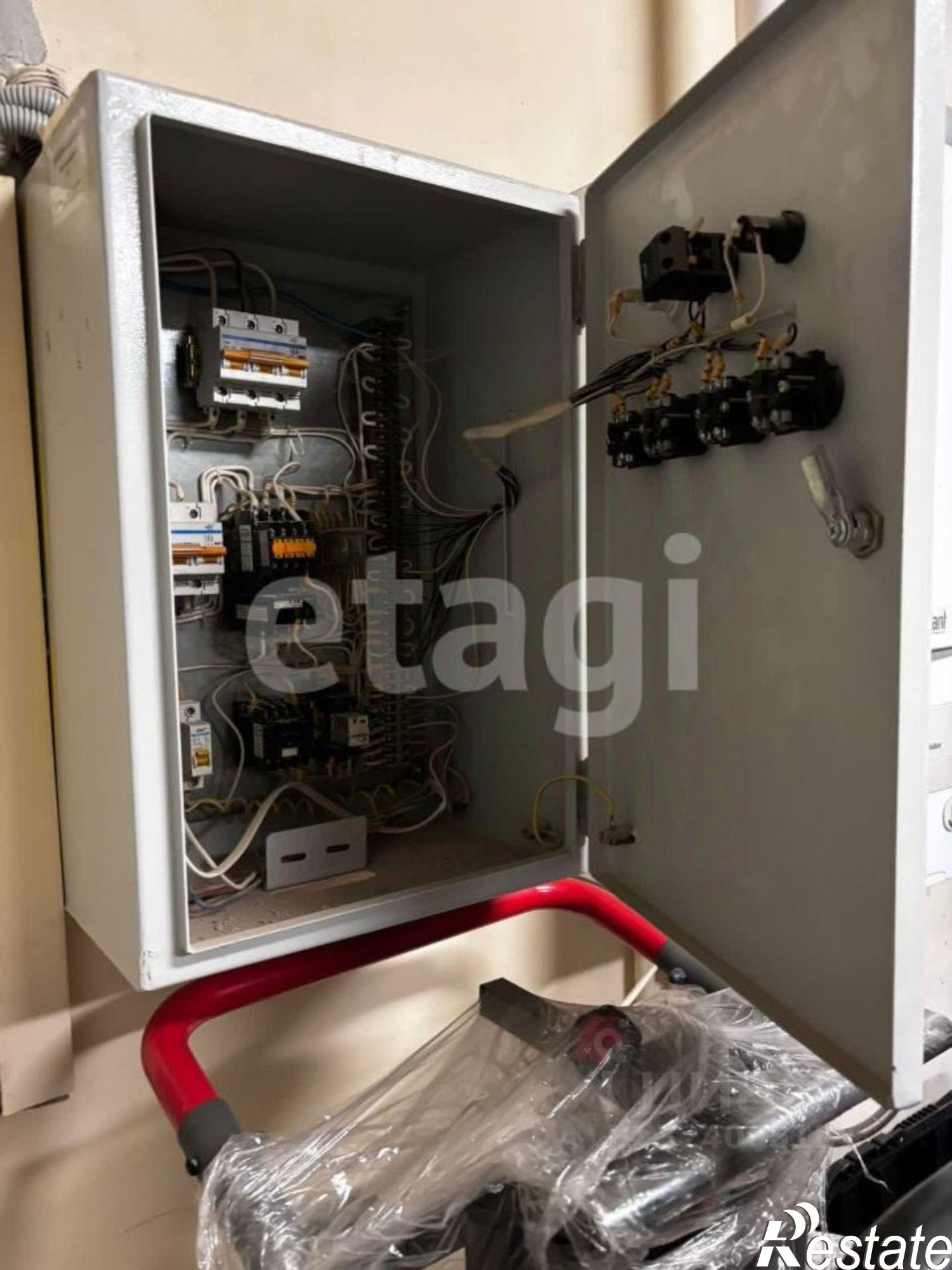 Купить торговое помещение за 12 000 100 рублей на проспект Ленина, 112А