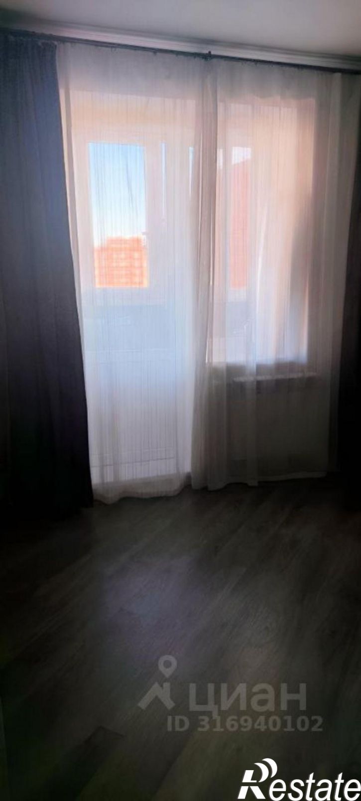 3-комн квартира ул Новомосковская, 10,  д. 10