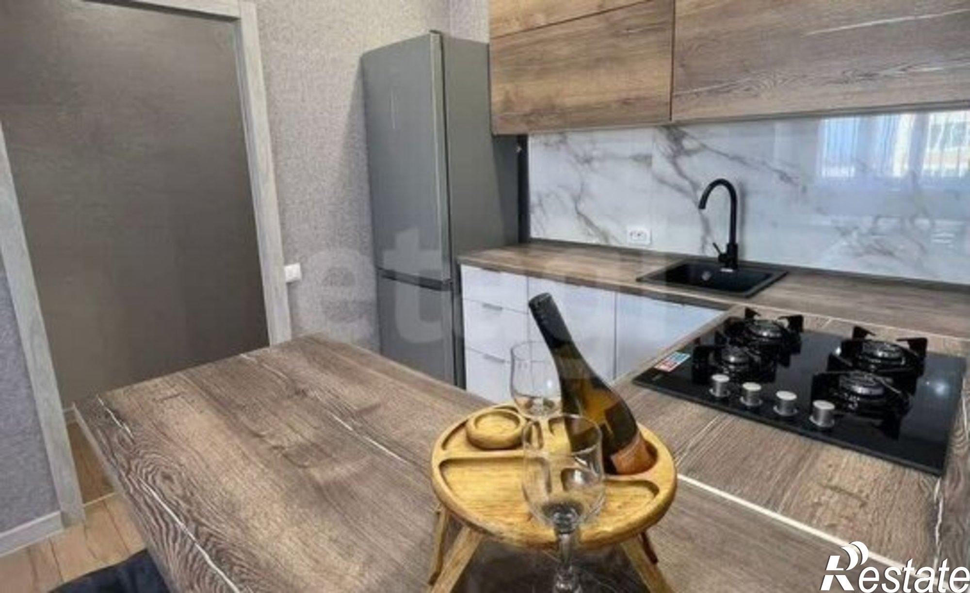 Купить квартиру за 10 850 000 рублей на ул Сурикова, 24 1