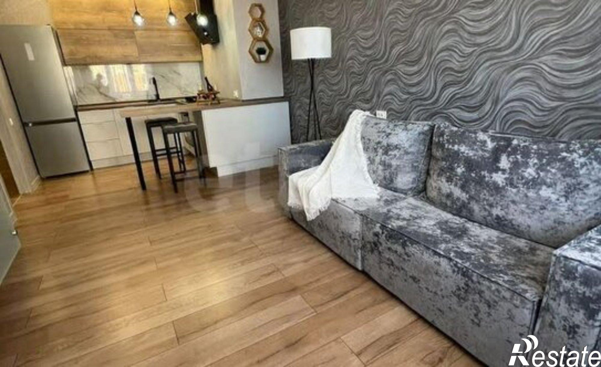 Купить квартиру за 10 850 000 рублей на ул Сурикова, 24 1