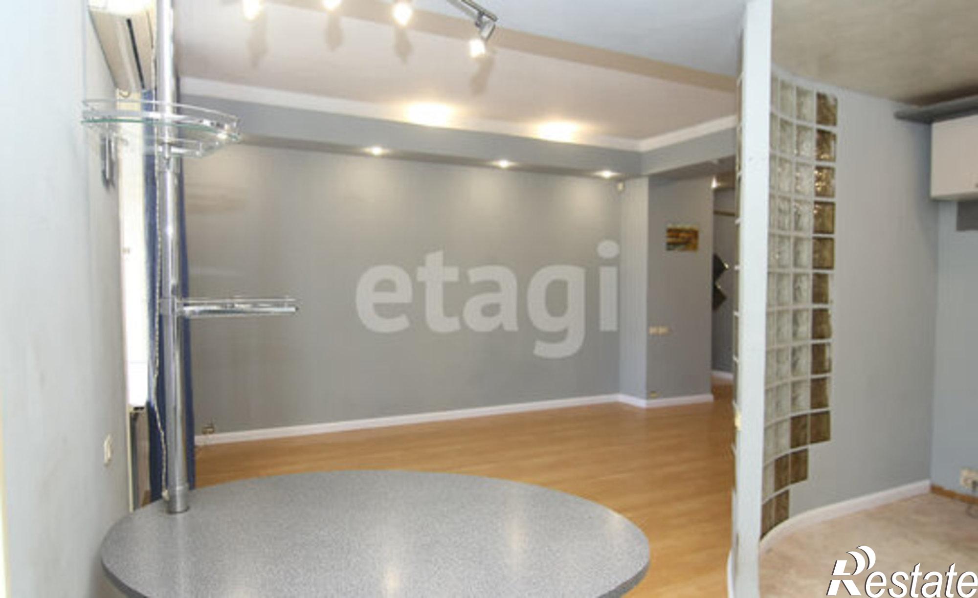 Купить квартиру за 10 000 000 рублей на ул Кирова, 157