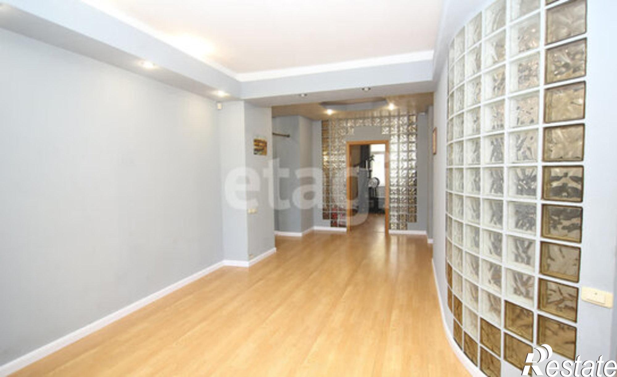 Купить квартиру за 10 000 000 рублей на ул Кирова, 157