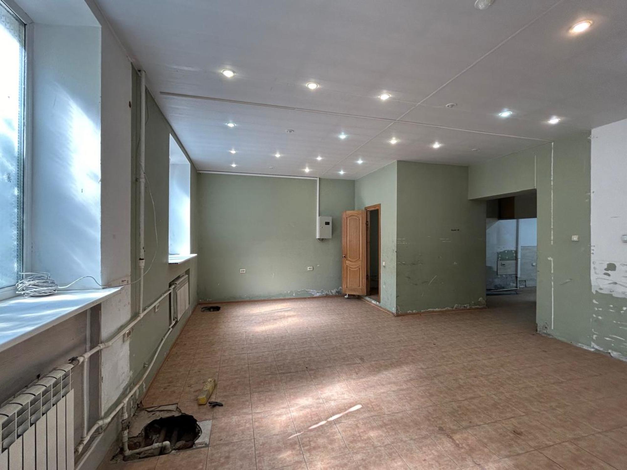 Сдать торговое помещение за 80 000 рублей на Перекопская улица, д.10