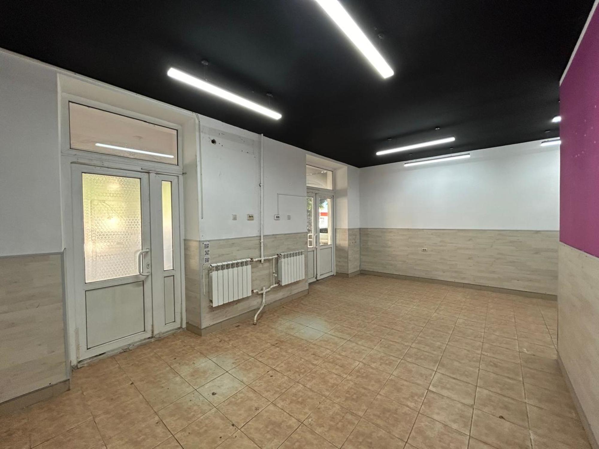 Сдать торговое помещение за 80 000 рублей на Перекопская улица, д.10