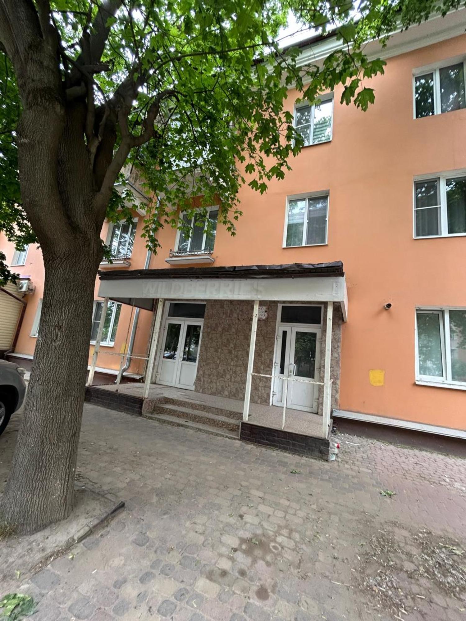 Сдать торговое помещение за 80 000 рублей на Перекопская улица, д.10