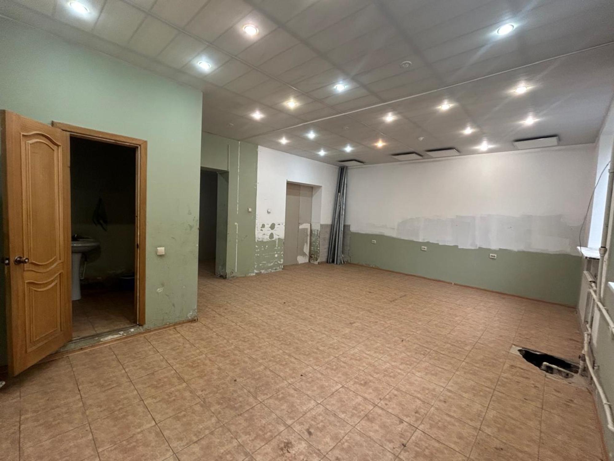 Сдать торговое помещение за 80 000 рублей на Перекопская улица, д.10