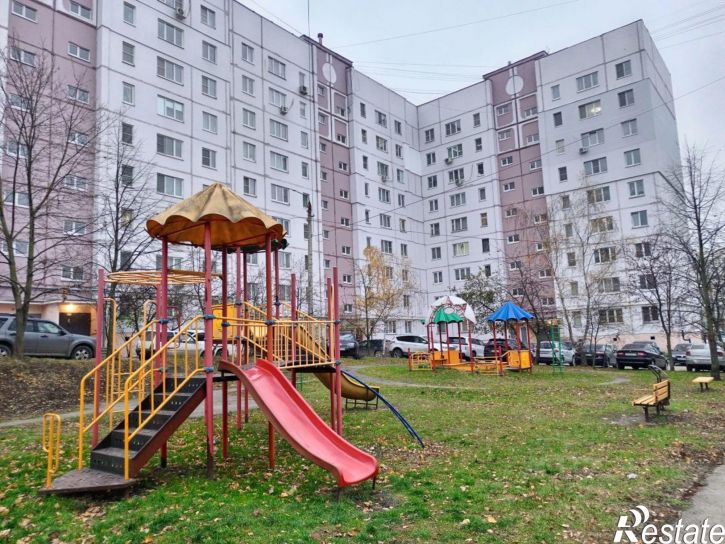 4-комн квартира улица Марата, 35,  д. 35