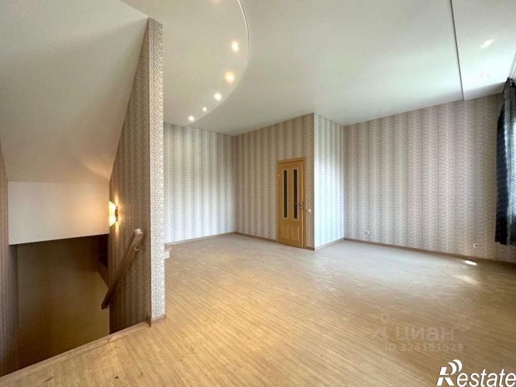 4-комн квартира улица Декабристов, 4,  д. 4