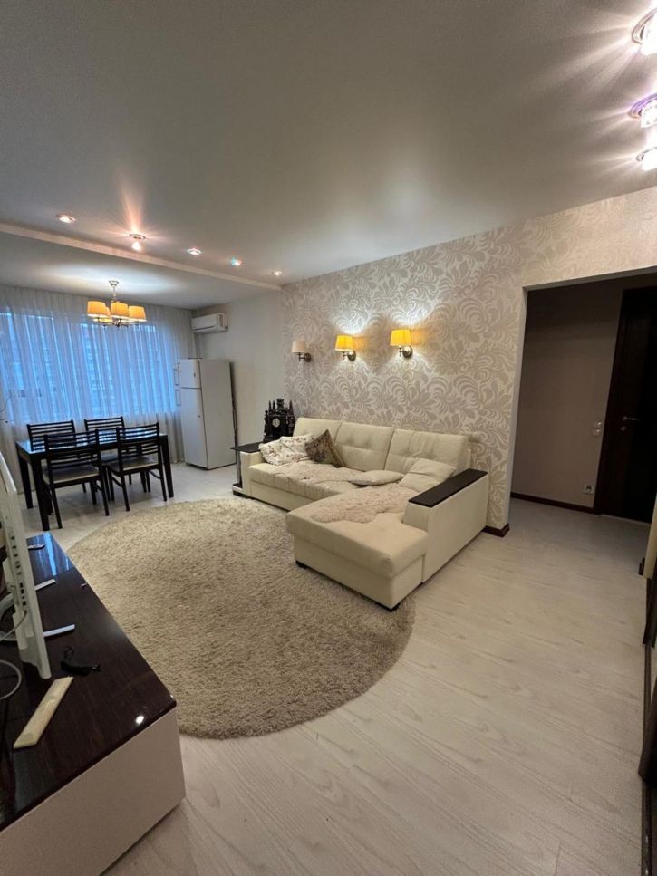 3-комн квартира Галкина улица, д.23