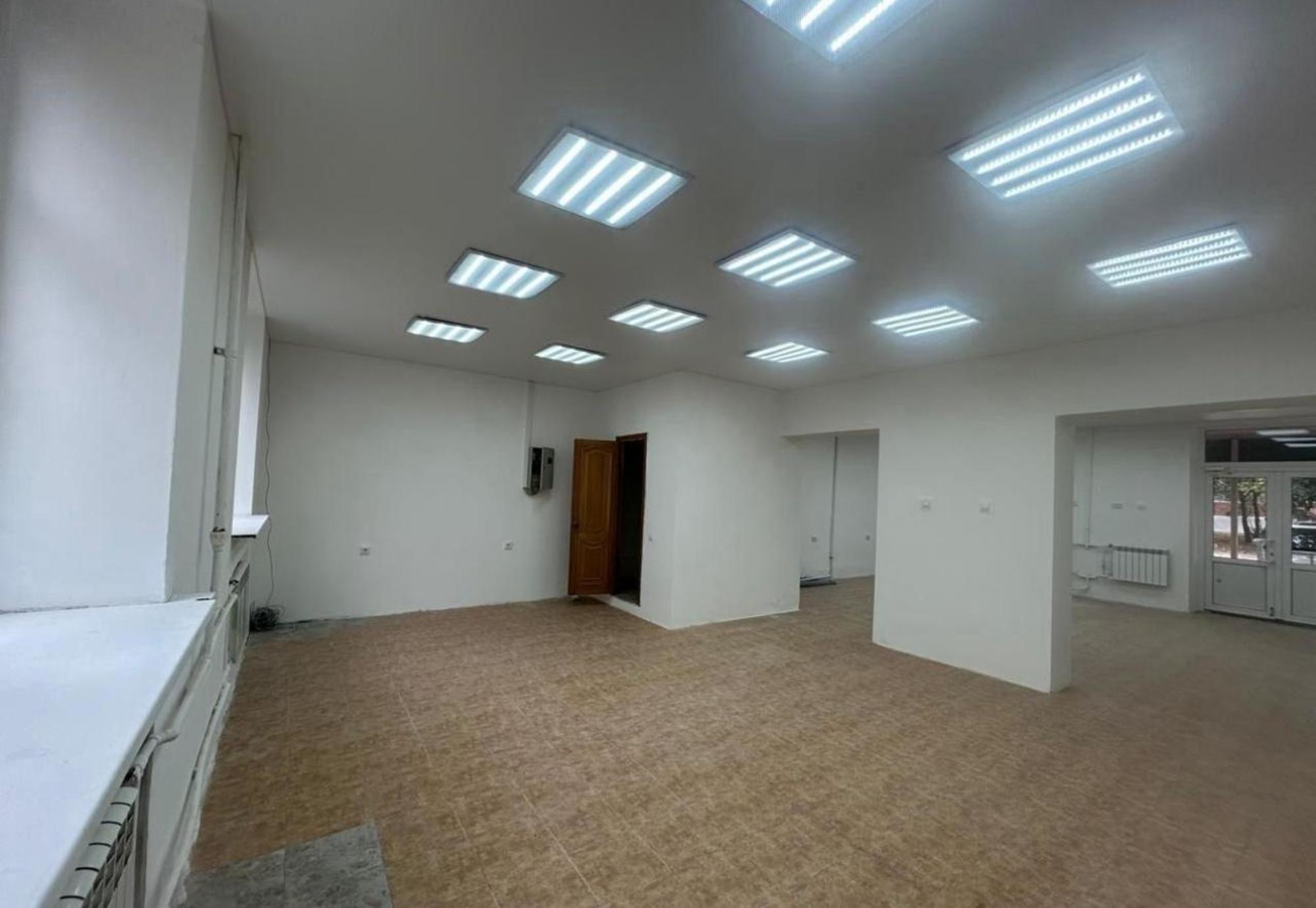 Купить помещение свободного назначения за 8 300 000 рублей на Перекопская улица, д.10