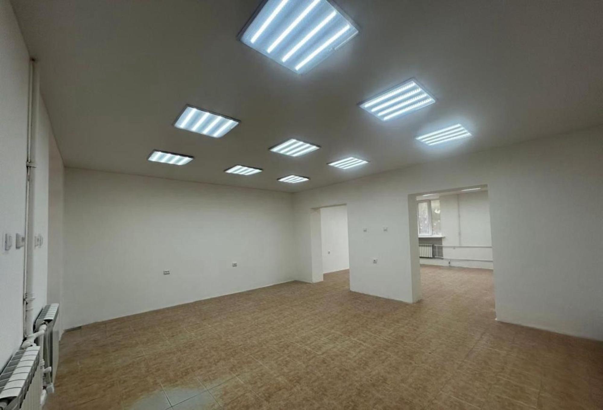 Купить помещение свободного назначения за 8 300 000 рублей на Перекопская улица, д.10