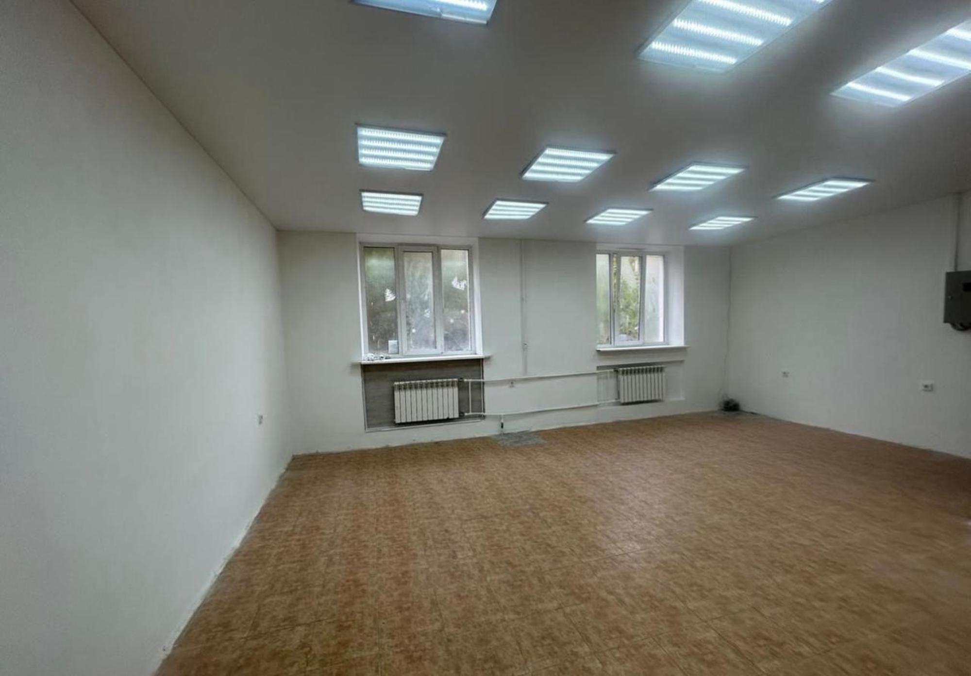 Купить помещение свободного назначения за 8 300 000 рублей на Перекопская улица, д.10