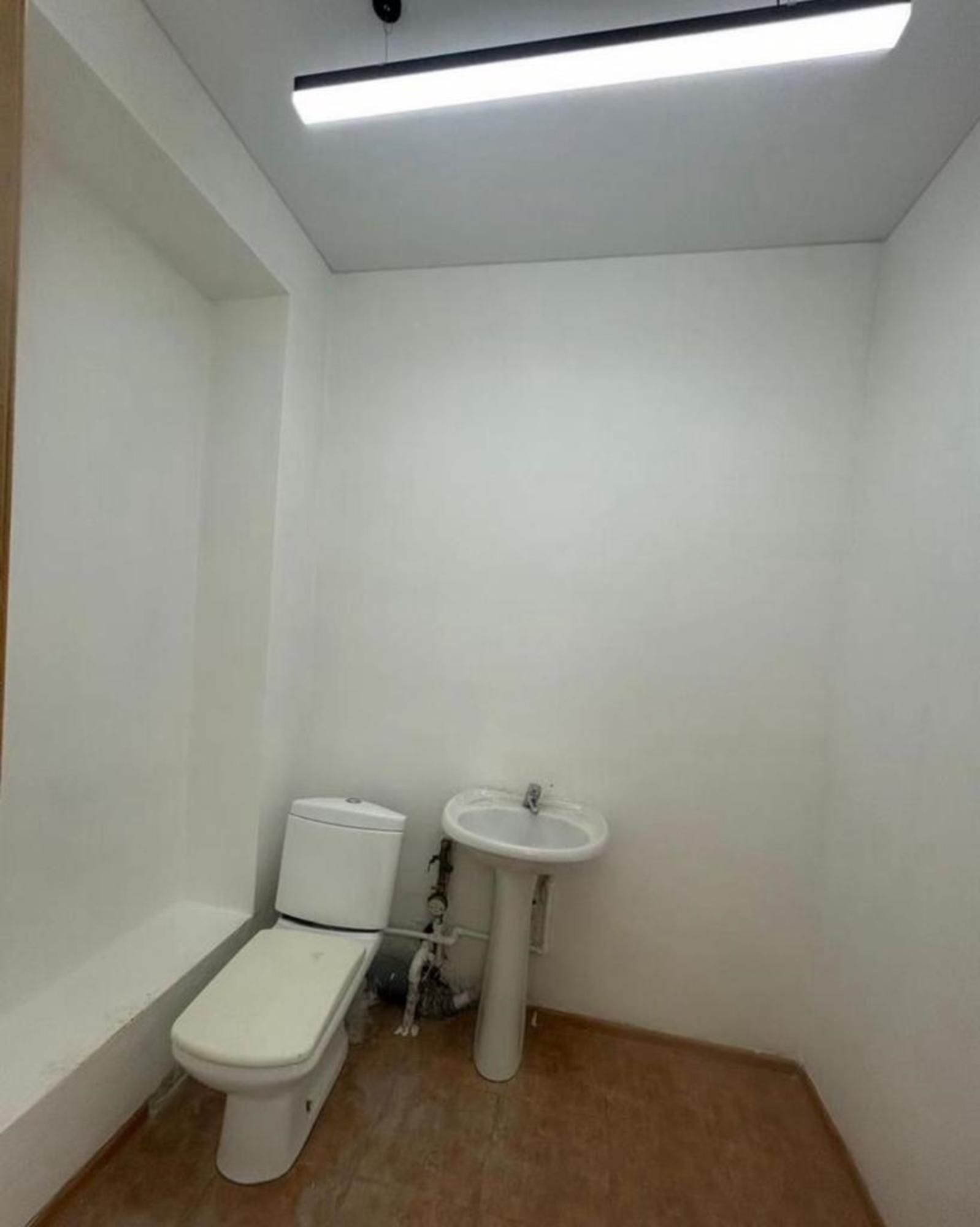 Купить помещение свободного назначения за 8 300 000 рублей на Перекопская улица, д.10