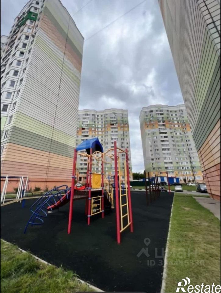 3-комн квартира ул Хворостухина, 25,  д. 25