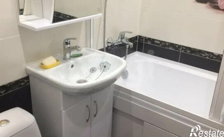 3-комн квартира улица Аркадия Шипунова, 1,  д. 1