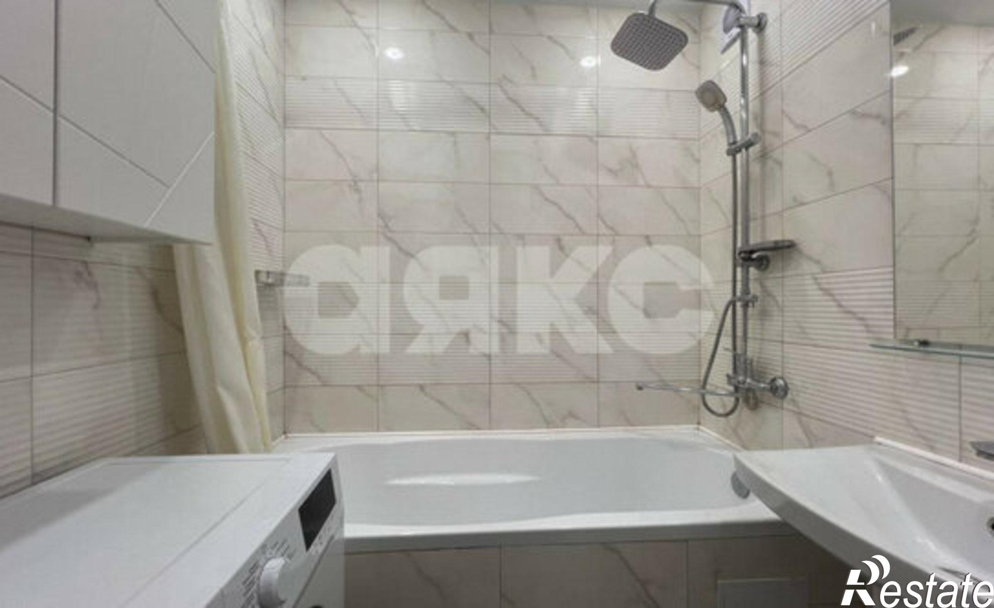 Купить квартиру за 10 240 000 рублей на ул Братьев Жабровых, 9 А