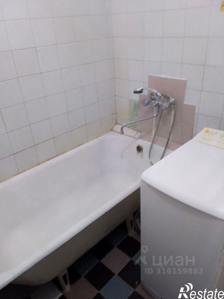 2-комн квартира Новомосковская улица, 1,  д. 1