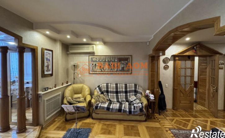 3-комн квартира ул Революции, 15,  д. 15