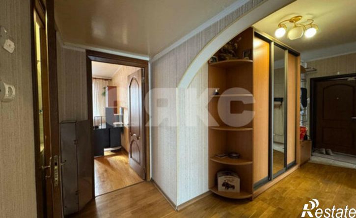 3-комн квартира ул Братьев Жабровых, 8,  д. 8