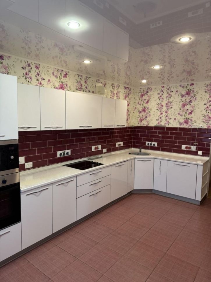 2-комн квартира Кирова ул, 17