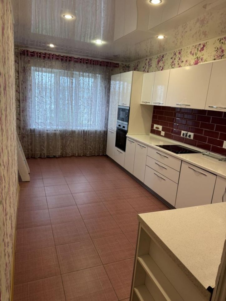 2-комн квартира Кирова ул, 17