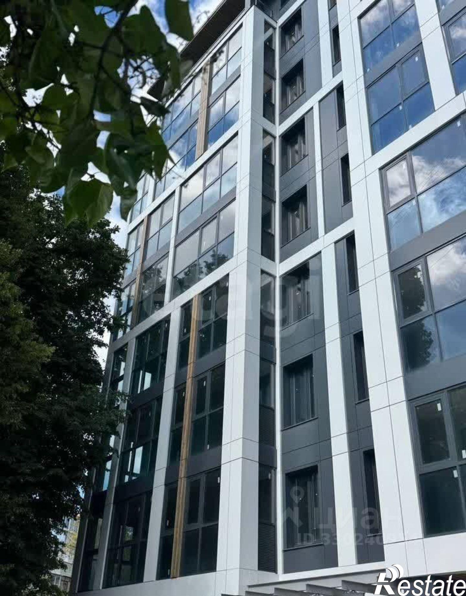 Купить гараж, место в паркинге за 2 465 520 рублей на ул Первомайская, 32А