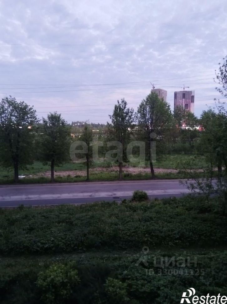 2-комн квартира ул Новомосковская, 3,  д. 3