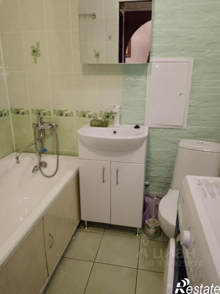 2-комн квартира улица Баженова, 4,  д. 4