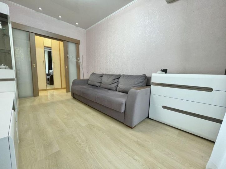 2-комн квартира Мориса Тореза ул, 3