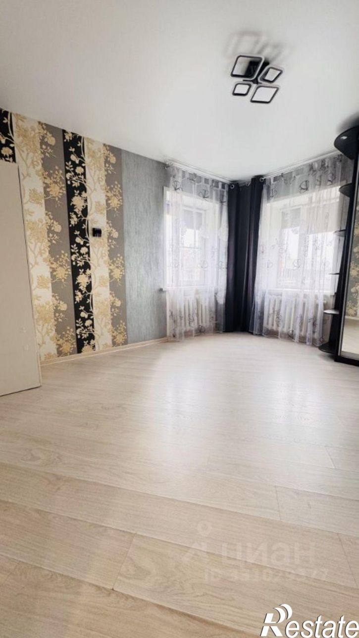 3-комн квартира улица Дзержинского, 10,  д. 10