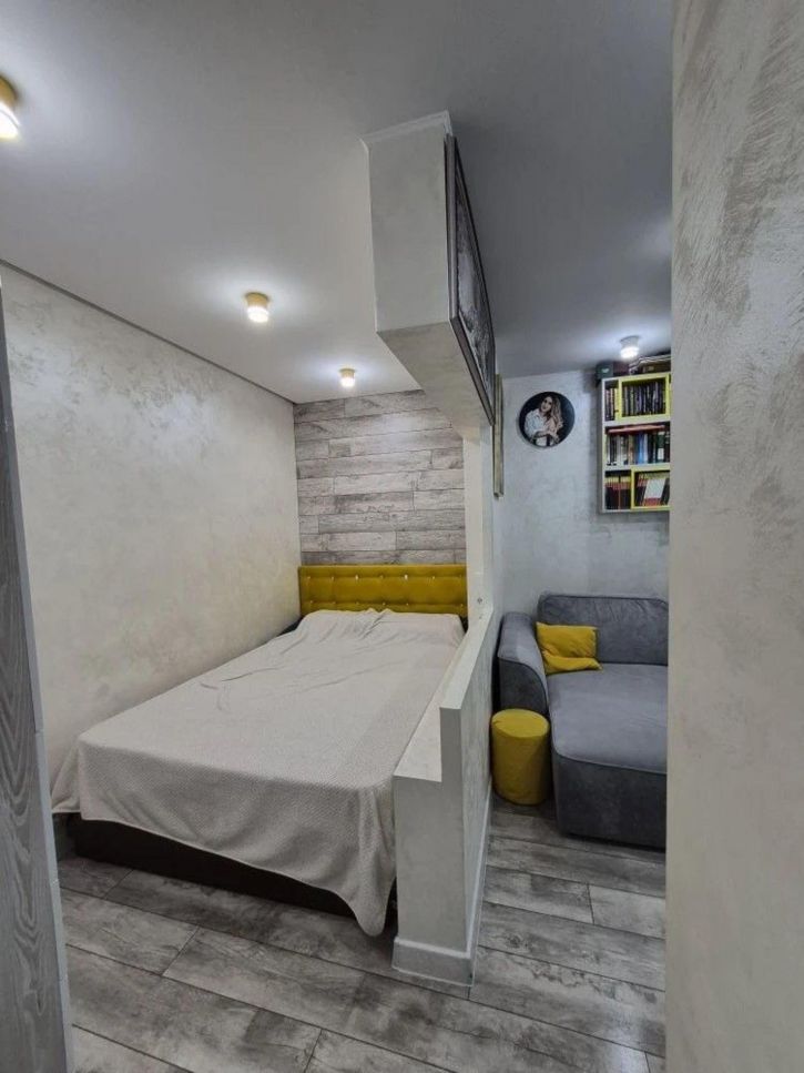 2-комн квартира М. Горького ул, 5