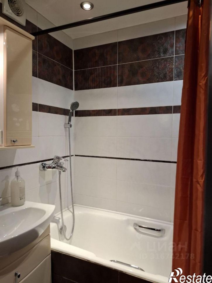 2-комн квартира улица Луначарского, 57,  д. 57