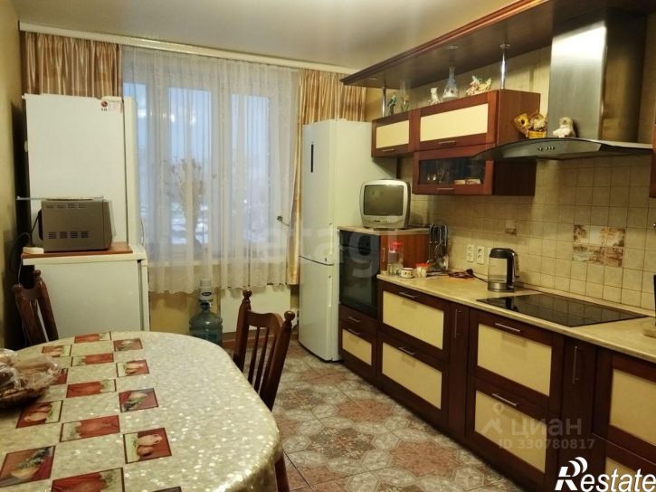 3-комн квартира улица Хворостухина, 1,  д. 1