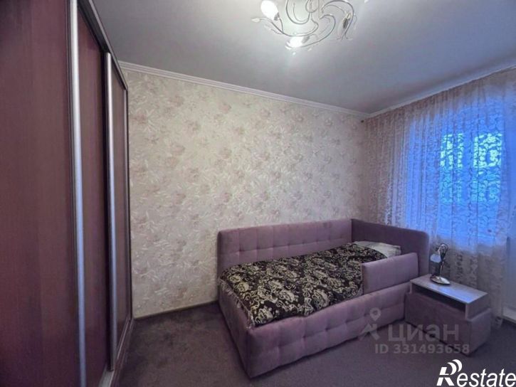 2-комн квартира ул Братьев Жабровых, 8,  д. 8