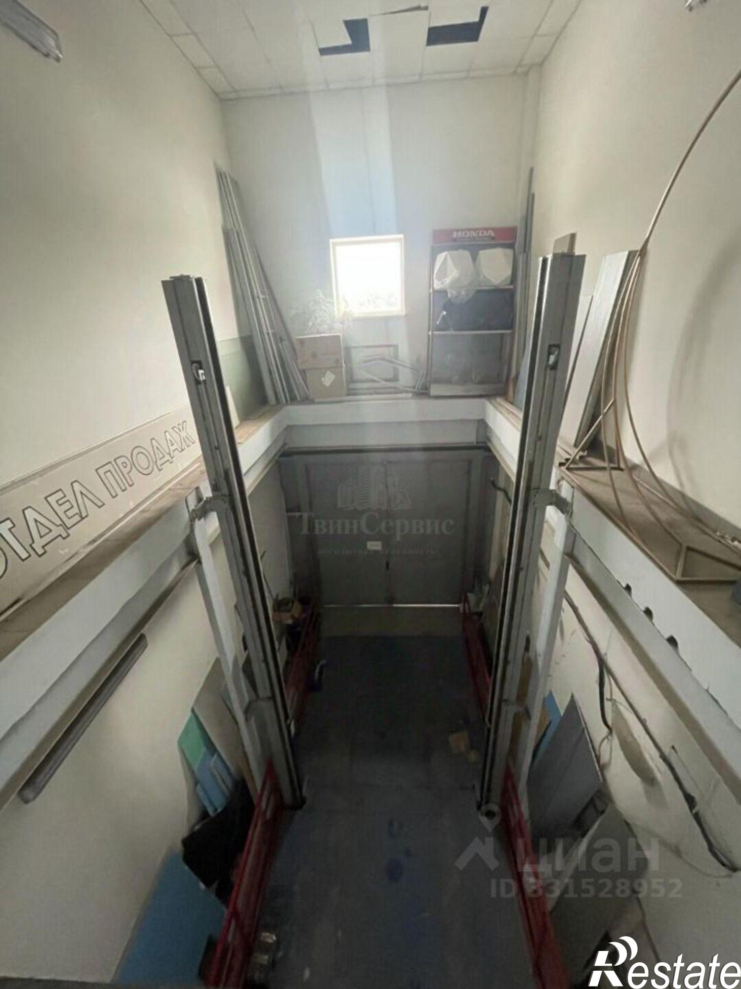 Сдать торговое помещение за 340 038 рублей на ул Павшинский мост, 2а