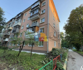 2-комн, 43кв м, этаж 1/5 ул Макаренко, 8