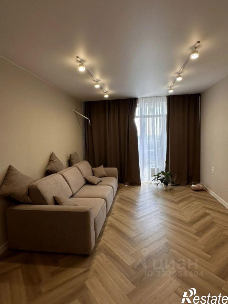 3-комн квартира улица Карпова, 98к2